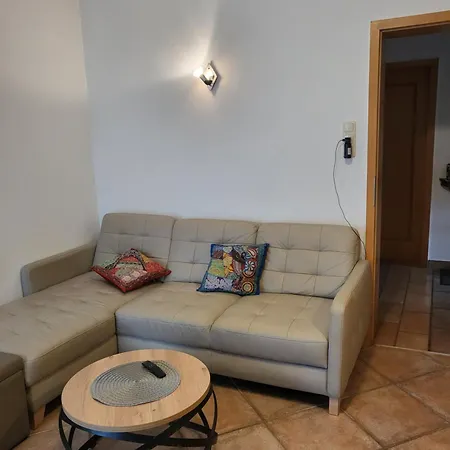 Aja Apartman Draga Bašćanska