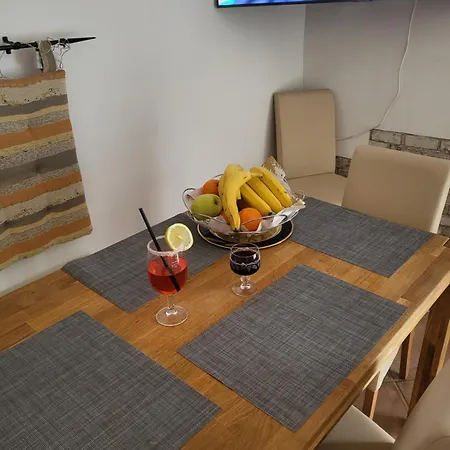Aja Apartman Draga Bašćanska